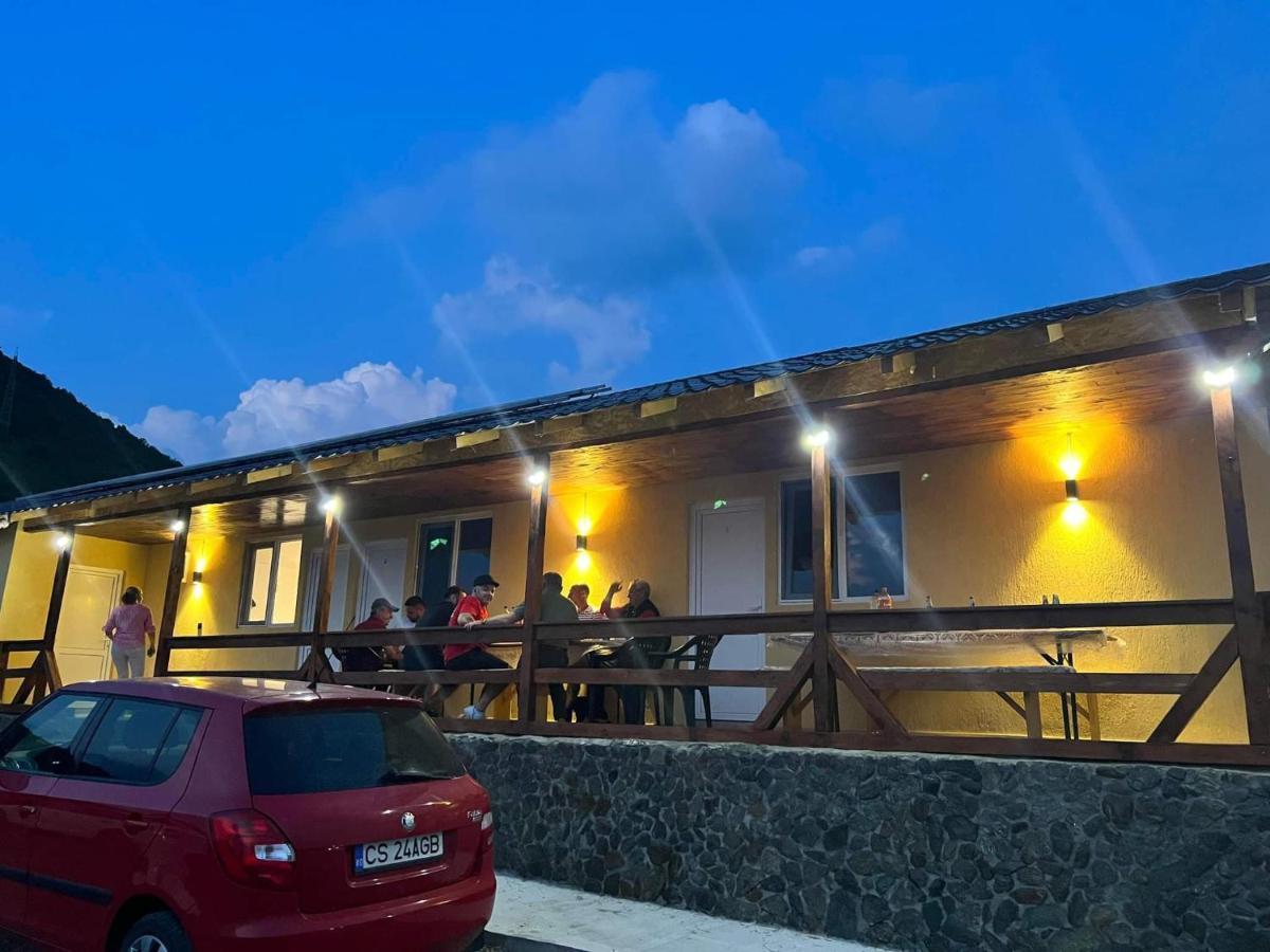 Cabana Varad Coronini Moldova Veche Buitenkant foto